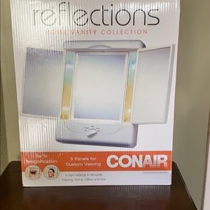 Almost new conair lighted makeup mirror